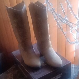 Cow Girl Women's Tan Heeled Boots